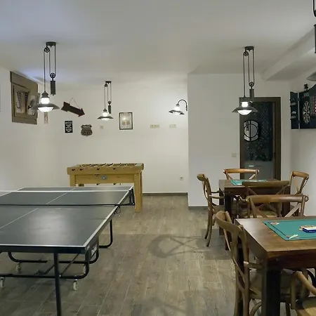 Casas De Valois-2